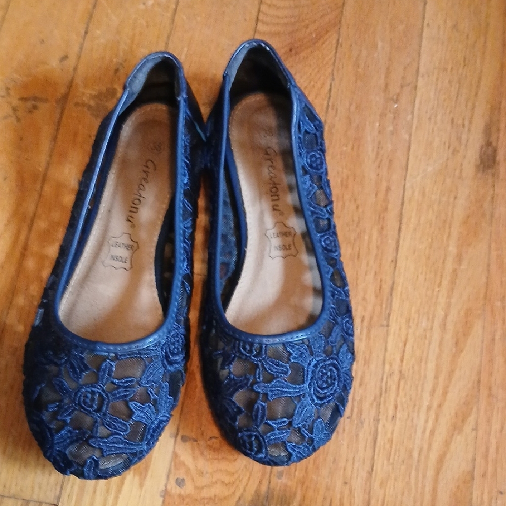 Women's Navy Floral Lace Flats